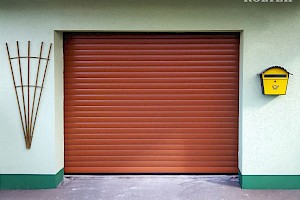 Stropna garažna vrata SILENTO.2, RAL, lesno temna